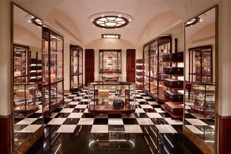 prada boutique milano|prada milano 1913 price.